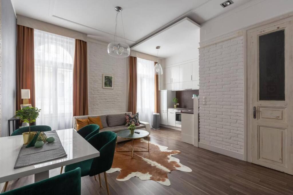 Chic, Captivating Space บูดาเปสต์ ภายนอก รูปภาพ